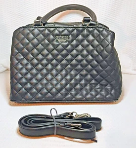 Borsa a mano classica nera trapuntata GUESS, design Luxe con logo oro, imperdibile... - Foto 1 di 5