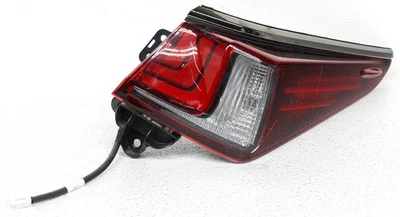 Lámpara trasera LED lateral derecha OEM para Lexus ES250, ES300h, ES350 lente agrietada 81550-066 Foto 1 de 4