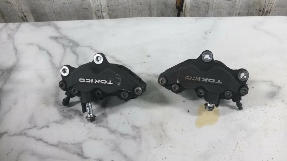 08 pinças de freio dianteiro Suzuki GSX 650 F GSX650 GSX650F Katana - Imagem 1 de 4