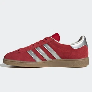 Adidas Originals Munchen En Rojo Escarlata Y Plata UK 10 - Imagen 1 de 7