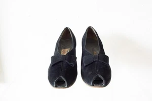 Vintage Tuckers Shoes Women's Sz 8 black suede peep toe heel, 1940s Flex-Walker - Picture 1 of 8