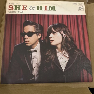 She & Him - A Very She & Him Christmas Vinyl LP, Complete With Digital Download! Foto 1 de 4