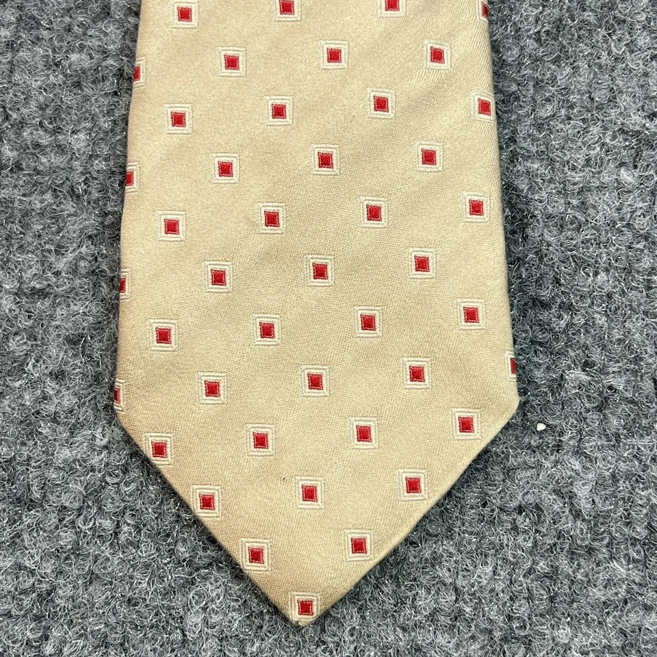 Gravata Prada dourada vermelha geométrica quadrados gravata de seda magra 3" de largura 58" de comprimento Itália - Imagem 1 de 4