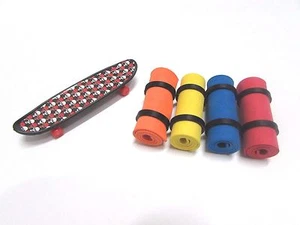 1/10 4 sleeping mats & finger skateboard rc crawler accessories axial rc4wd - Picture 1 of 10