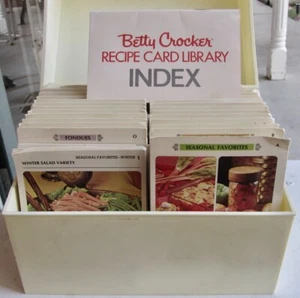 Vintage 1971 Betty Crocker Recipe Card Library Box w Lid Midcentury Comfort Food - Picture 1 of 6