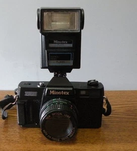 Minotex 2000 35MM camera with flash attachment and case in original box - Picture 1 of 7