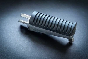 Sostituzione pedale poggiapiedi anteriore destro per Yamaha FZ8 N 800 Fazer 2014-2015 - Foto 1 di 4