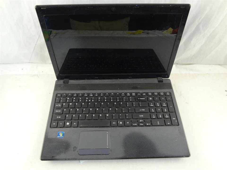 Acer Aspire 5250 Laptop 15.6" AMD E- 320GB HDD 2GB Ram NO OS Doesn't Power On  - Image 1 of 4