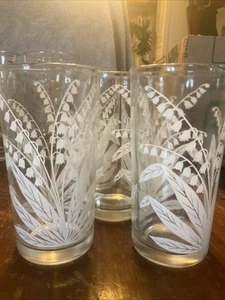 Vintage Set of 5 Lily Of The Valley Glassware White Floral 8oz 5" - Picture 1 of 4