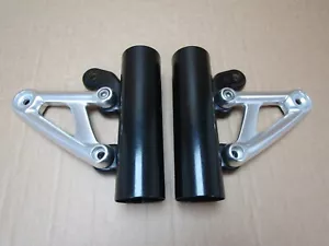 Triumph Speed Twin 1200 2019 headlight brackets pair (14502) - Picture 1 of 7