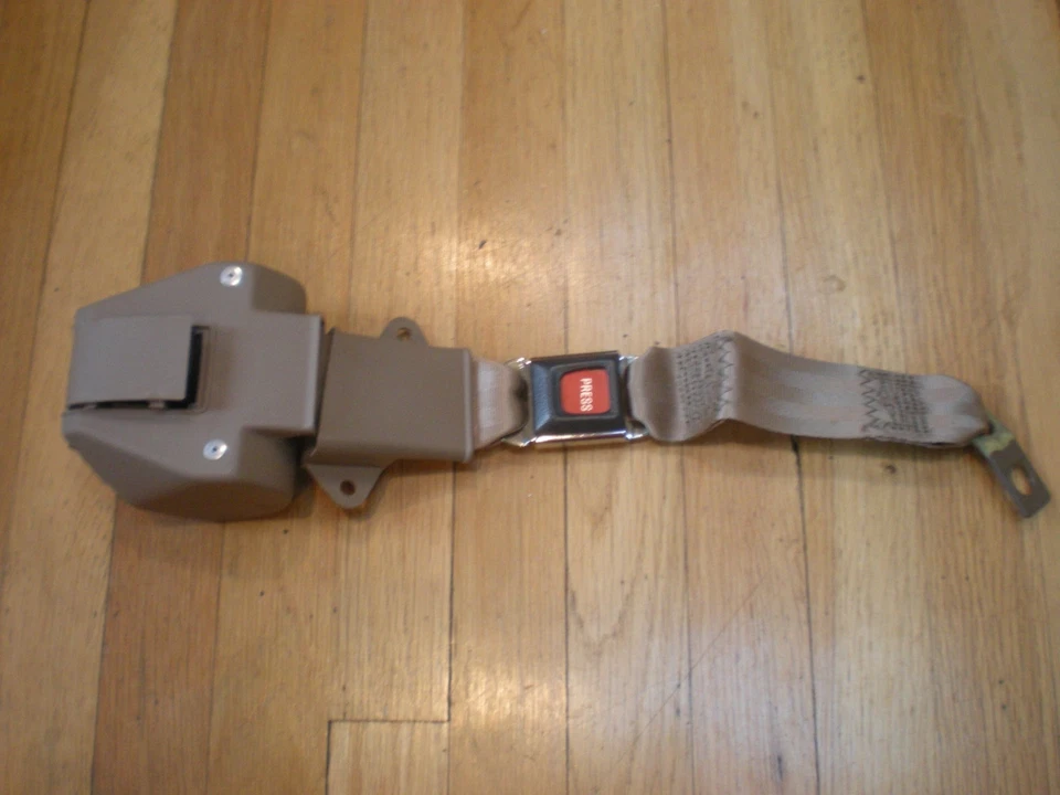 NOS 1989 1990 FORD AEROSTAR REAR SEAT BELT ASSEMBLY LH SANDALWOOD - Image 1 of 2