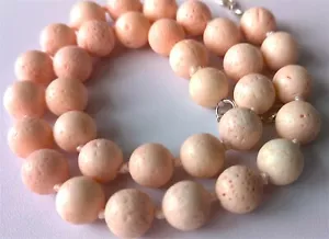 ~LOVELY NATURAL ANGEL SKIN COLOUR SPONGE CORAL NECKLACE, 16 1/2"-17" LONG - Picture 1 of 3