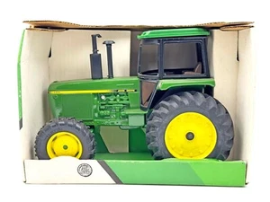 1/16 John Deere 4455 Tractor With Front Wheel Assist - Picture 1 of 3