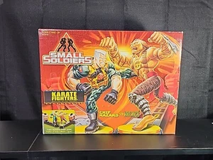 Rare Small Soldiers Karate Fighters Chip Hazard Vs Archer Action Figures Movie - Picture 1 of 7