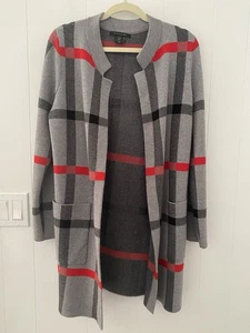 Tahari Damen Medium Karo Fensterscheibe Strickjacke Staubtuch grau rot schwarz weich - Bild 1 von 4