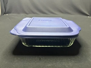 Pyrex Glass Dish #222 - 11 Cups / 8" X 8" and Blue Plastic Lid #2224C - Picture 1 of 5