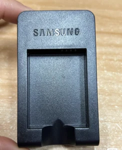 Samsung SBC-L12 Chargeur batterie for Samsung Digital Camera SLB-11A 4.4V 400mA - Imagen 1 de 5