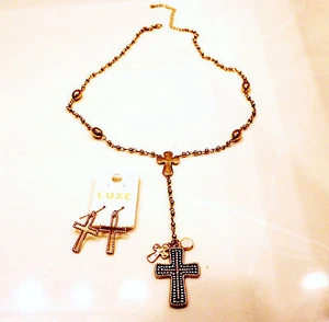 SET NECKLACE EARRINGS CROSS PENDANTS DETAILED NOS GOLD TONED #464 - Picture 1 of 7