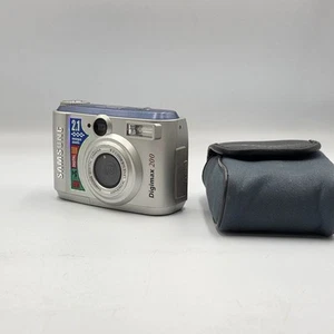Samsung Digital Camera Digimax 200 - 2.1 Mega Pixels Silver Tested With Card - Picture 1 of 10