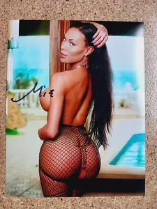 Mia Isabella signiert 8X10 Foto sexy AVN TS Blatt Modellstern authentisch Auto - Bild 1 von 3