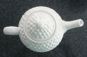VINTAGE TIFFANY & CO WHITE WEAVE DESIGN TEAPOT - Picture 1 of 13