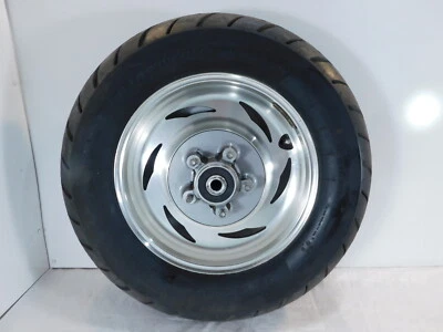 Llanta trasera Triumph America & Speedmaster plateada fundida y rotor y buje de empuje Foto 1 de 4