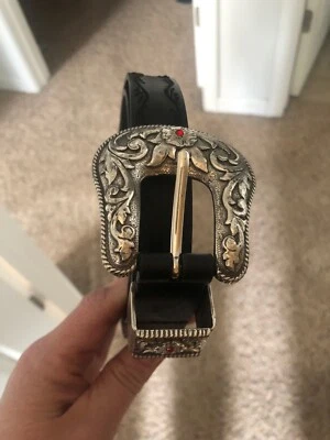 Nocona Mujer Cinturón Cuero Negro Talla 36 Plateado Con Cristales Rojos Vaquera Foto 1 de 4