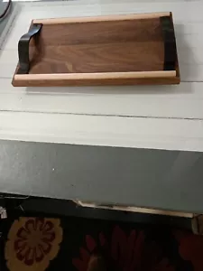 Vassoio da portata in legno, vassoio in noce massello con manici in pelle, Amish Made - Foto 1 di 17