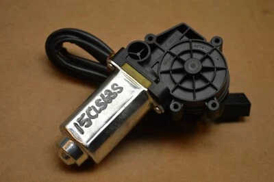 MOTOR DE PARA-SOL TRASEIRO 2015 W218 MERCEDES BENZ CLS63 AMG CLS550 - Imagem 1 de 4