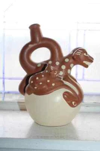 Vaso acqua MMA stile pre colombiano cane gatto effigie terracotta - Foto 1 di 7