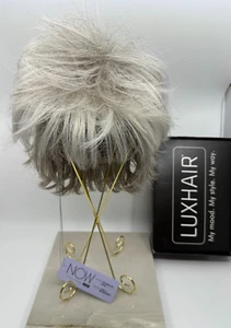 LUXHAIR by Sherri Shepherd Feather Lite Shag Silber Grau 3 Perücken Neu im Karton - Bild 1 von 8