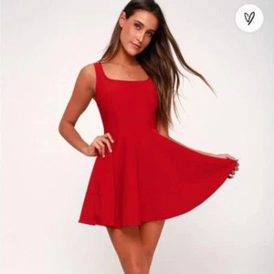 NWT LULU'S HOME BEFORE DAYLIGHT FIT & FLARE RED SKATER DRESS~SZ M~SQUARE NECKLIN - Picture 1 of 8