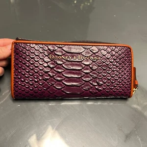 *NEW* Dooney & Bourke Python Embossed Leather Zip Wallet Purple - Picture 1 of 8