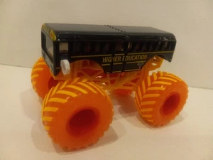 SPIN MASTER MONSTER JAM Higher Education 1/64 FIRE AND ICE - Hot Wheels - Picture 1 of 8