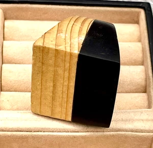 Grober quadratischer zweifarbiger brauner Holzring Größe 8 B057 - Bild 1 von 5