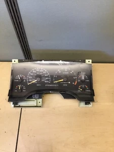 1995 Chevrolet Blazer instrument cluster - Picture 1 of 4
