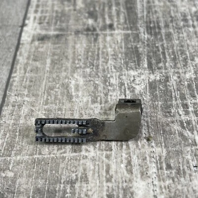 Kenmore Sewing Machine 117.3062 Replacement Parts Feed Dog - Image 1 of 3