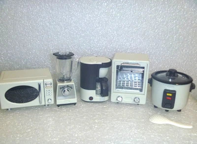 5 Pc. + Off White Kitchen Set, Movable Pieces ~*~For Barbie, Doll House, Curio - Image 1 of 4