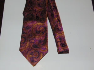 Cravatta uomo Wembley vintage  - Foto 1 di 3