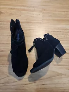 Minnetonka Stiefel Wildleder Lederösen hinten Reißverschluss offene Zehenpartie Damen Größe 6 - Bild 1 von 5