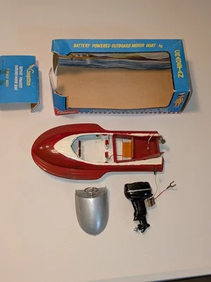 Lancha rápida Cragstan de colección juguete de plástico alimentado por batería Foto 1 de 4