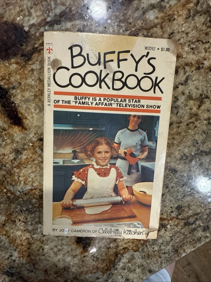Buffy's Cookbook 1971 Jody Cameron Buffy Davis Family Affair TV Tie-In - Image 1 of 4