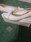 clarks white shoes size 6