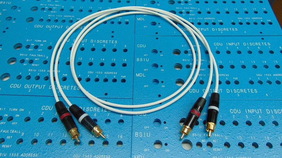 Low Capacitance RCA Audio Interconnect Cables 1 Meter 1965 vintage SPC 16.2pf/ft - Image 1 of 4