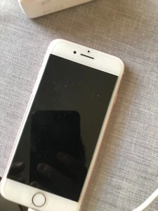 iPhone 7 - Picture 1 of 2