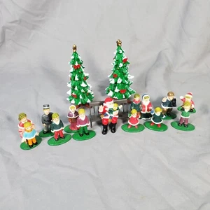 Maisto Santas Holiday Wonderland Replacement Lot of People Trees Bench Plastic - Picture 1 of 5