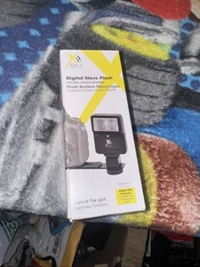 DIGITAL SLAVE FLASH with Bracket for Digital DSLR Camera - Picture 1 of 3