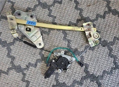 Оригинальный регулятор правого окна для Hyundai Tiburon 1997-2001 годов выпуска с двигателем - Изображение 1 из 3