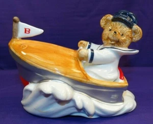 VINTAGE OTAGIRI MUSIC BOX BOY BEAR IN HIS BOAT PLAYS OVER THE WAVES - Picture 1 of 6