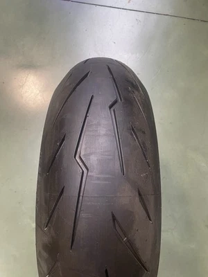 Pirelli Diablo Rosso IV Pneumatico Moto 180/60 ZR 17 75W - Immagine 1 di 4
